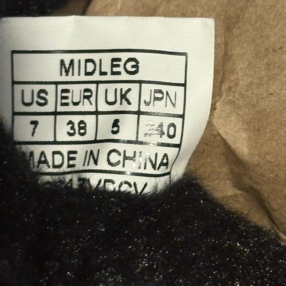 Dream Pairs Midleg Block Heel Boots Woman's 7 Black (WORN 2X) - Picture 11 of 13